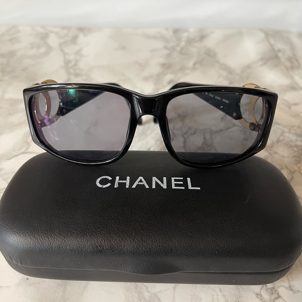 VINTAGE CHANEL SUNGLASSES